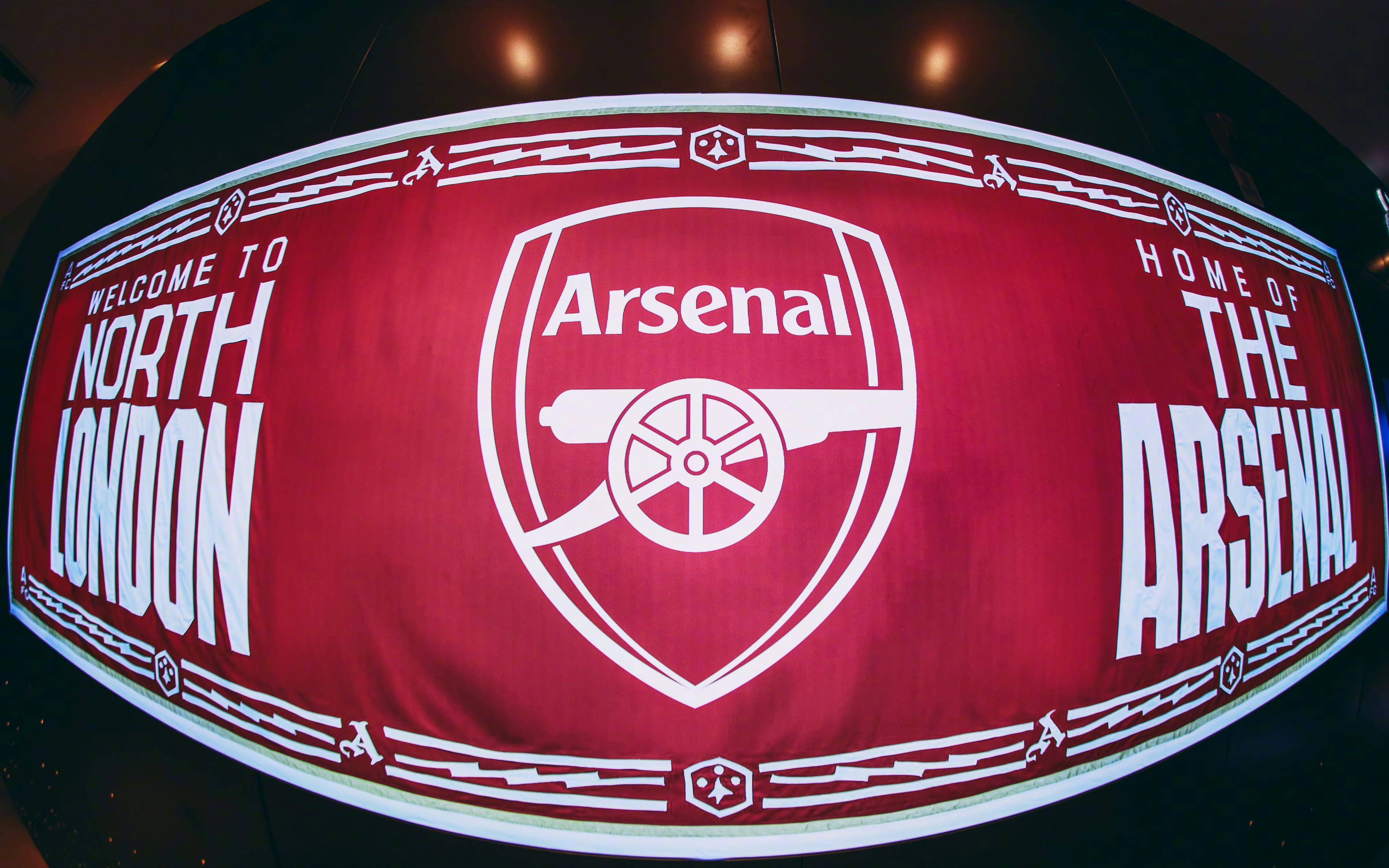 包含托特纳姆迎英超关键赛，赛后造点机会，媒体盛赞，年轻球员得到机会的词条